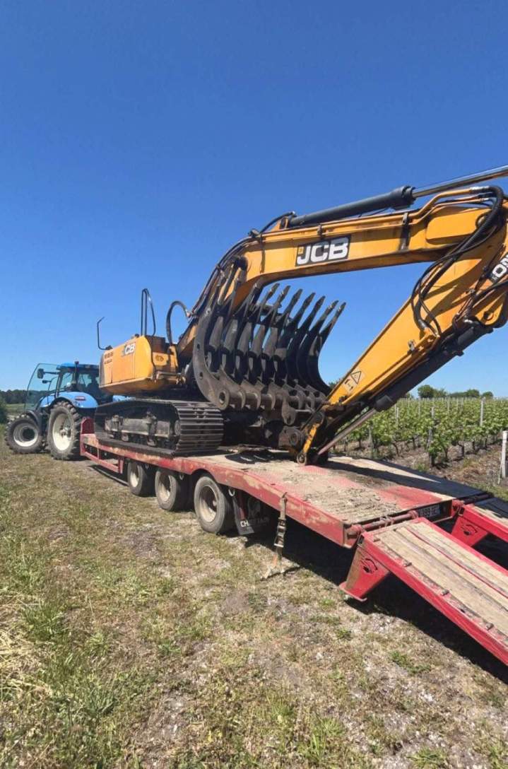 Pelle sur chenilles JCB Médoc